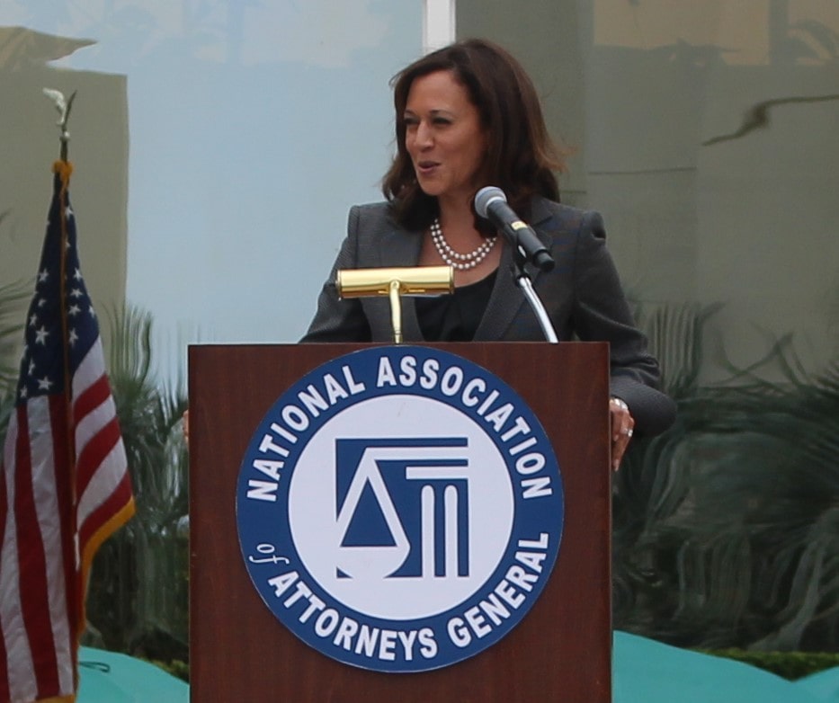Kamala Harris at 2015 NAAG meeting